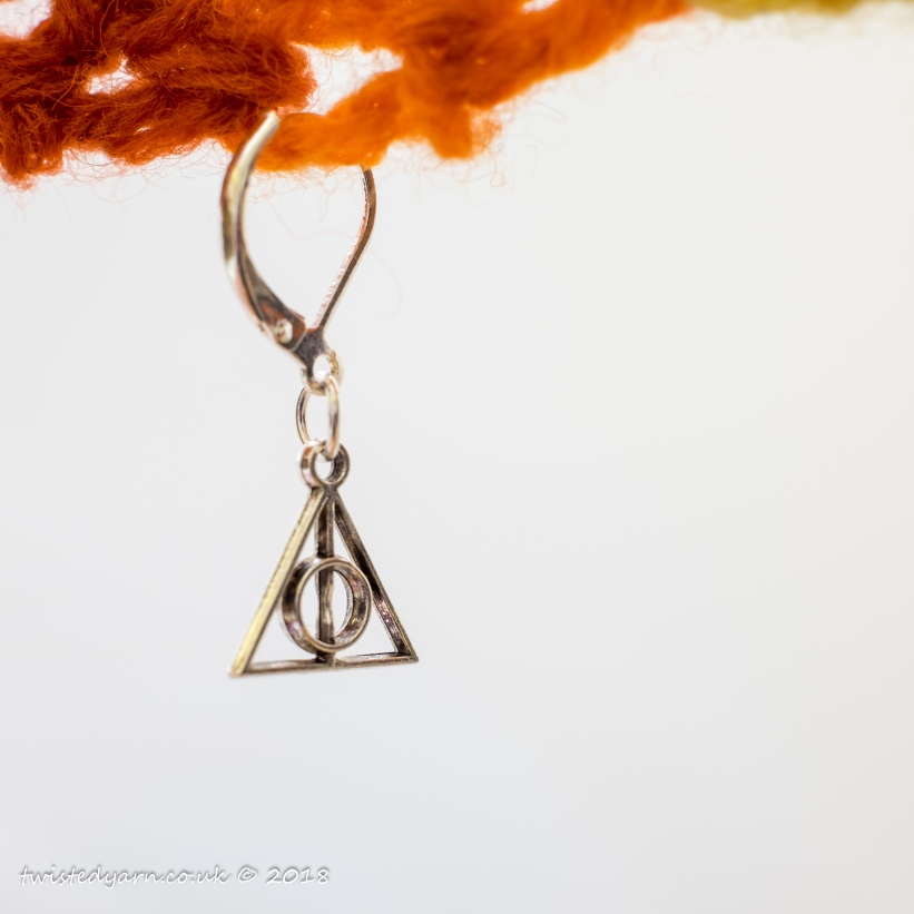 Sign of the Deathly Hallows stitch marker